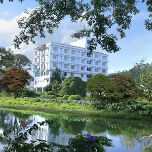 Grand Plaza מונאר